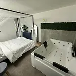 Relax * Nus